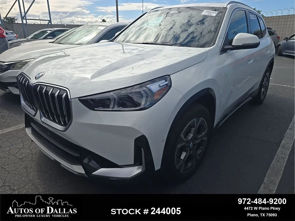 Used 2025 White BMW xDrive28i image 1
