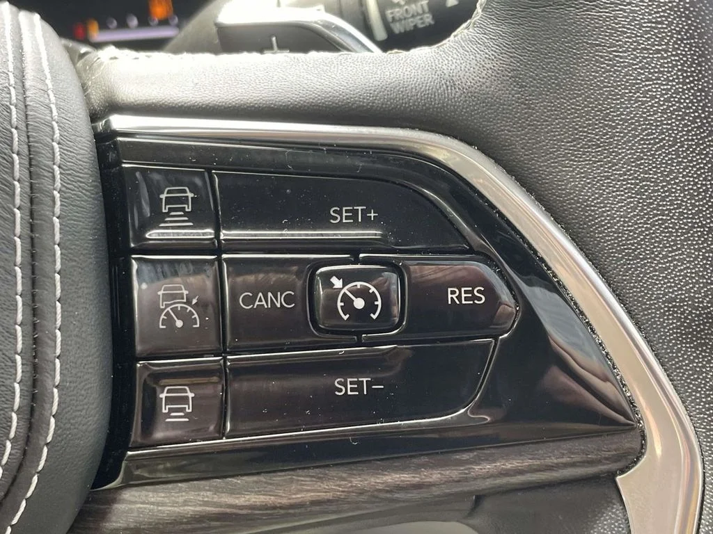 Certified Used 2022 Gray Jeep Overland image 28