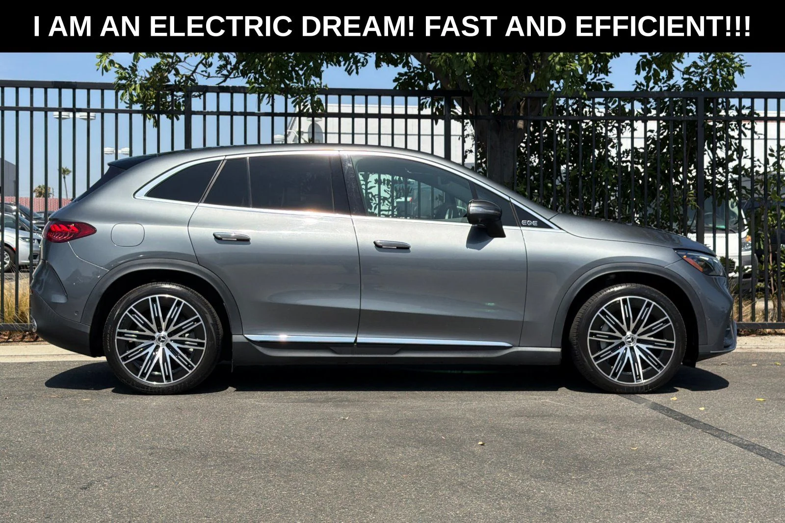 Certified Used 2023 Gray Mercedes-Benz 500 SUV image 3