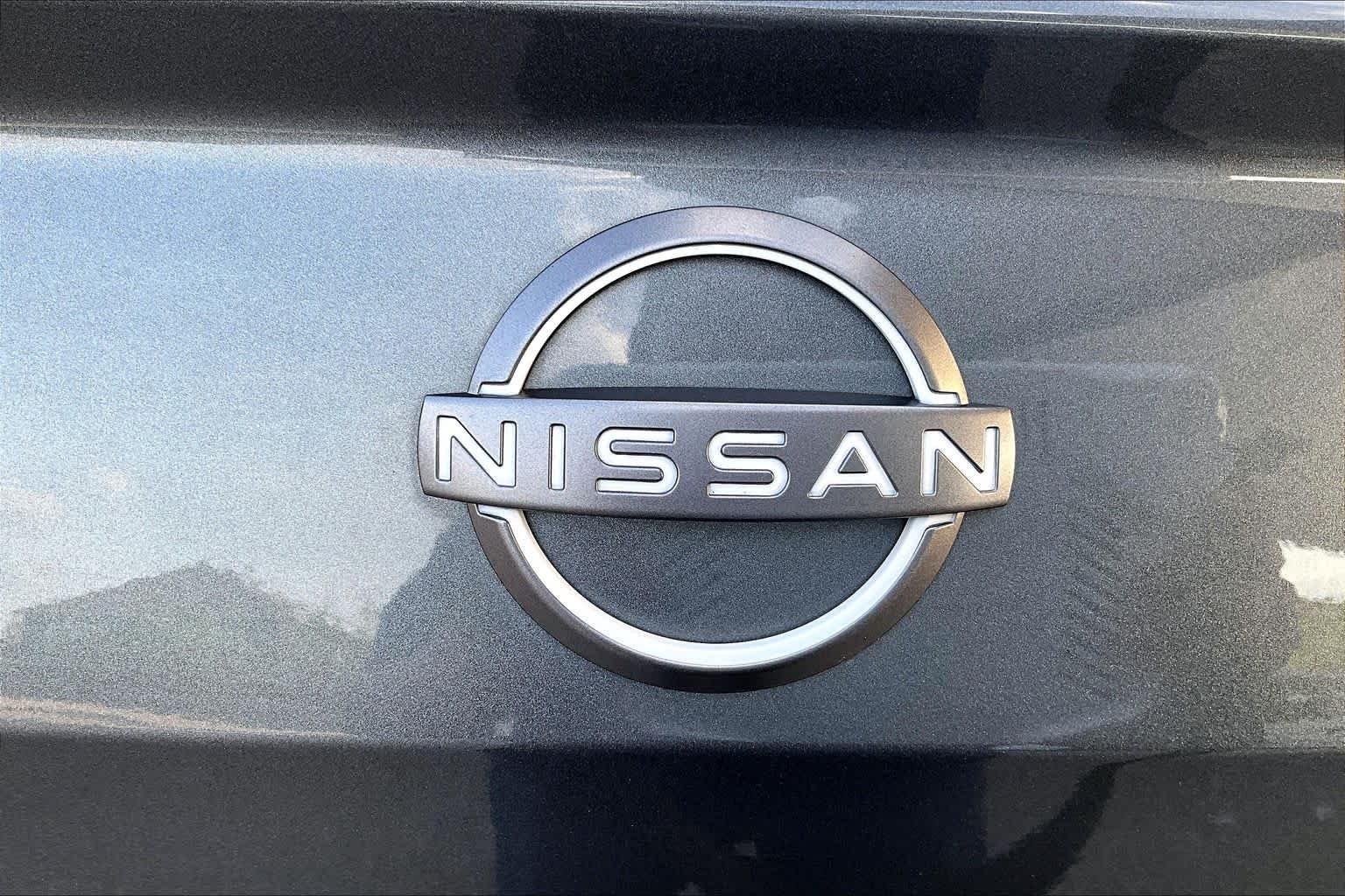Used 2023 Gun Metallic Nissan 2.5 SL image 31