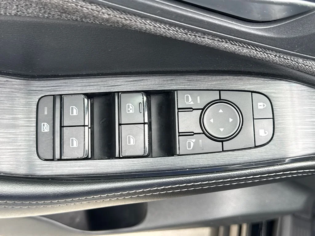 Used 2021 Super Black Nissan SV image 14