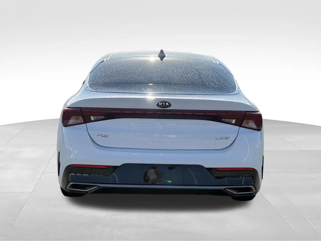 Used 2021 White Kia LXS image 4