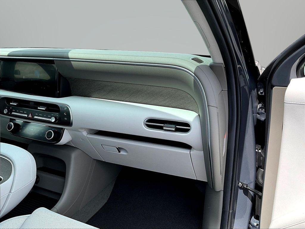 New 2026 Gray Hyundai SEL Premium 7P image 26