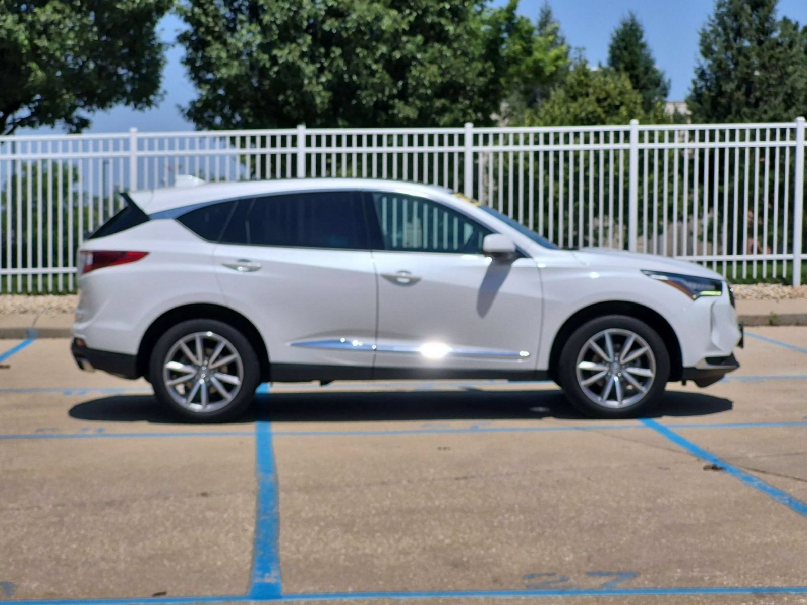 Used 2023 White Acura w/Technology Package image 5