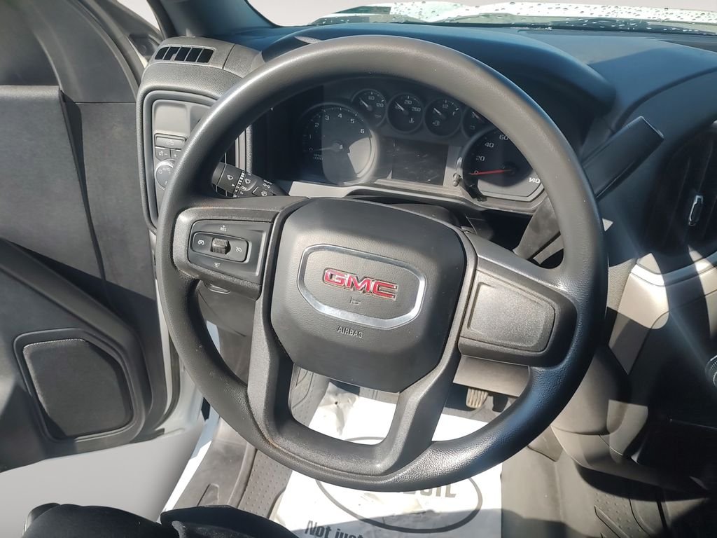 Used 2021 White GMC Base image 12