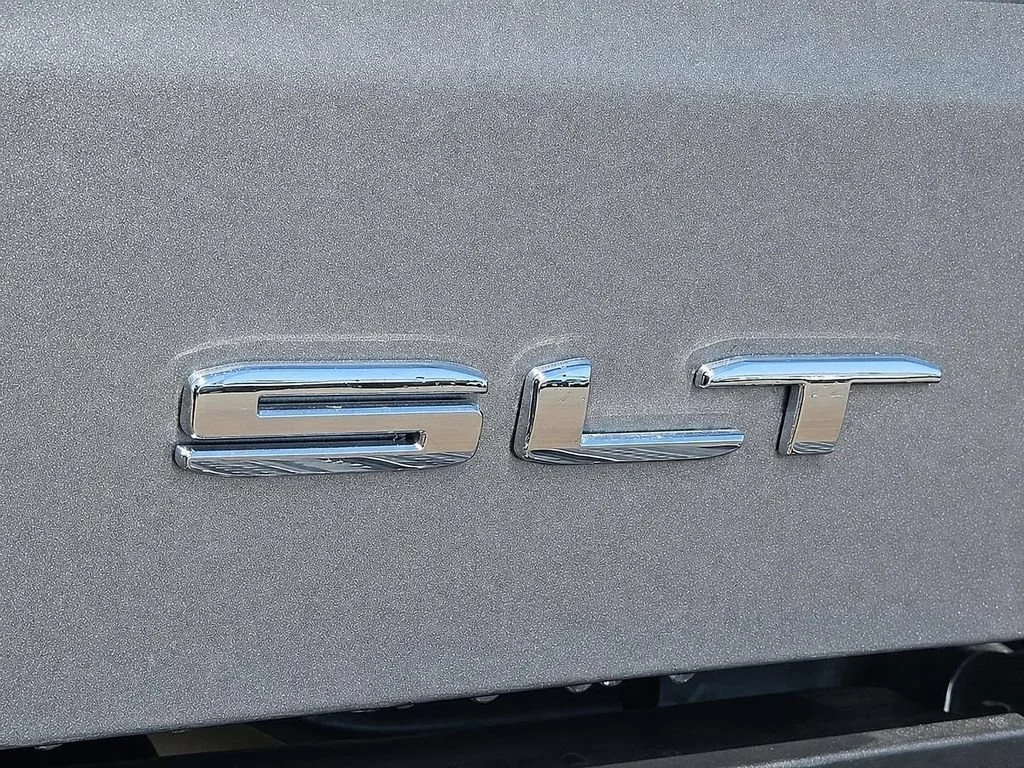 2026 GMC Sierra 1500 SLT - Photo 7