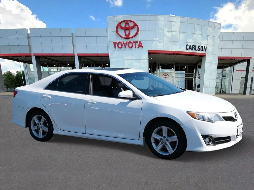 Used 2014 Toyota Camry SE with VIN 4T1BF1FK7EU750240 for sale in Minneapolis, Minnesota
