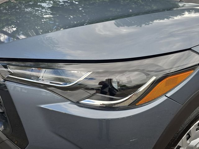 Used 2023  Toyota L image 29