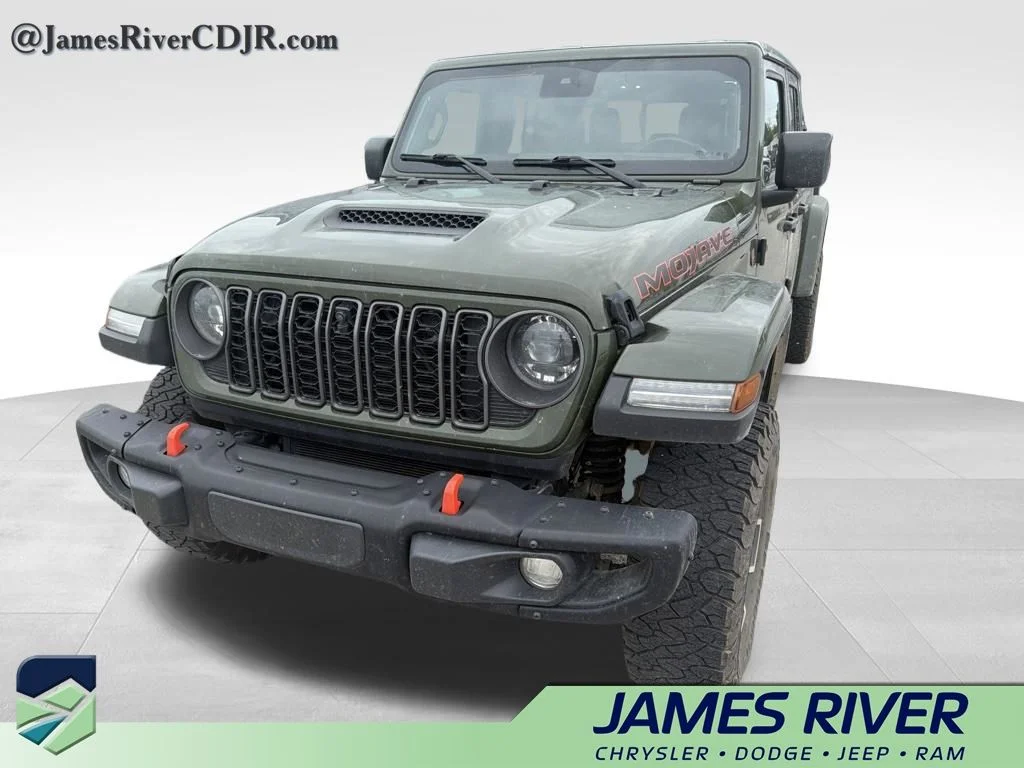 Used 2024 Green Jeep Mojave image 8