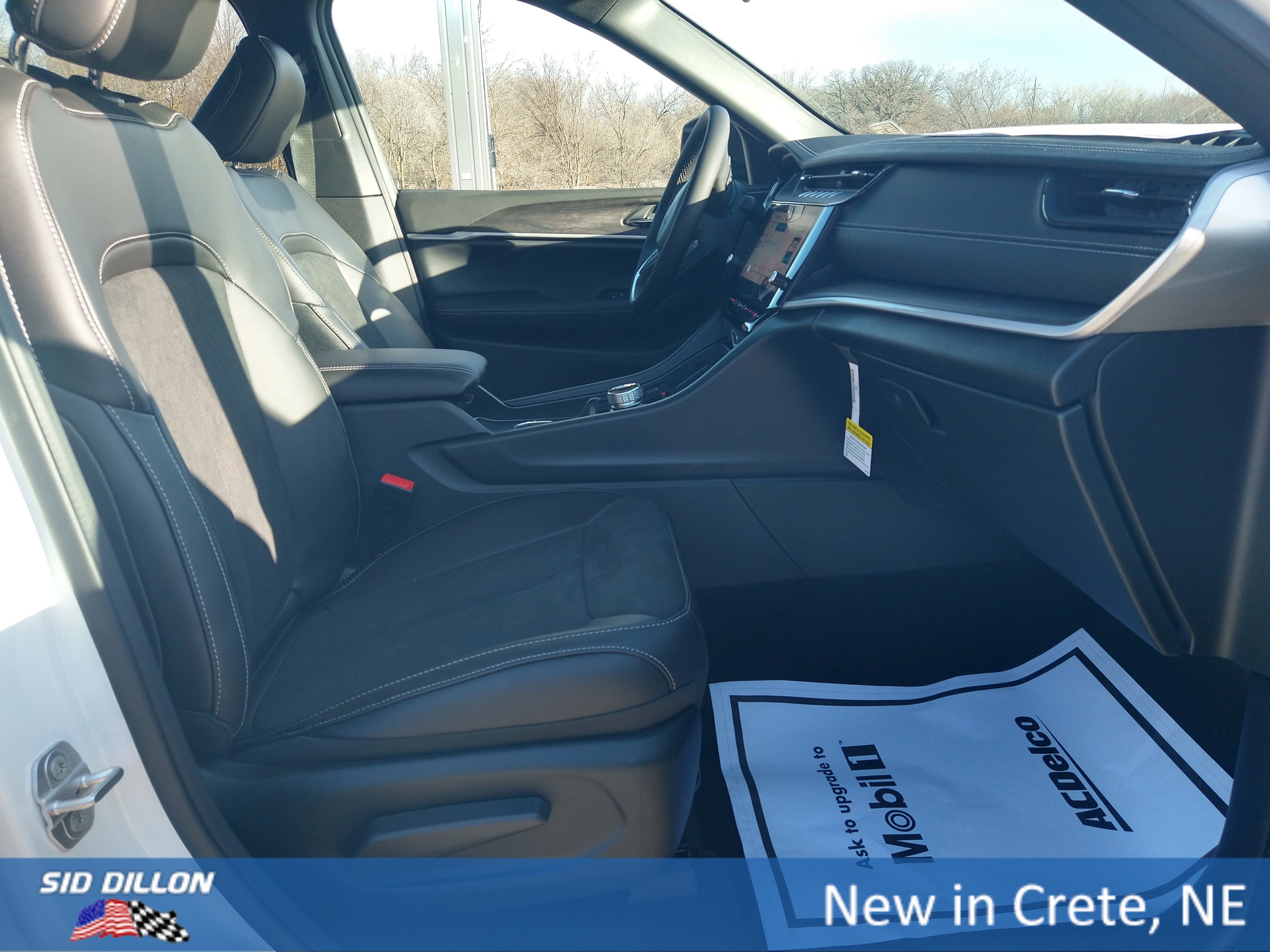 New 2026 Bright White Clearcoat Jeep Laredo Altitude image 4