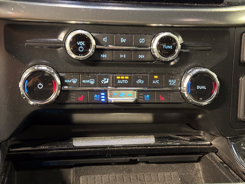 Used 2022 Gray Ford Lariat image 35
