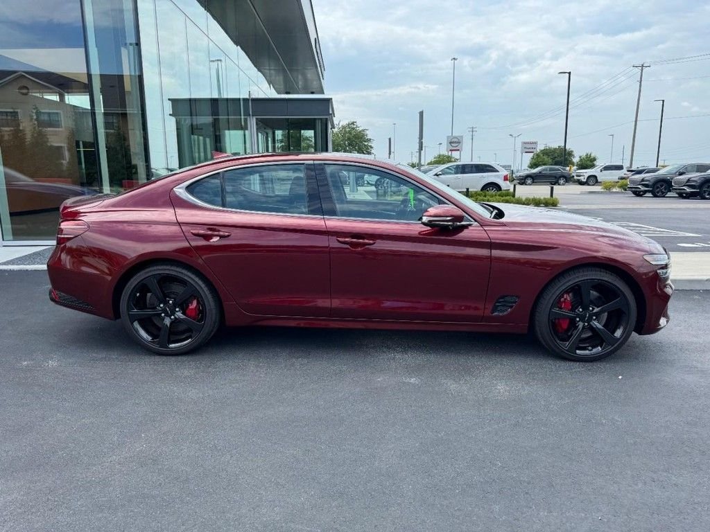 New 2026 Cavendish Red Genesis 3.3T SPORT PRESTIGE image 2