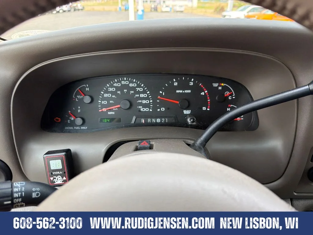 Used 2003 Green Ford Limited image 15