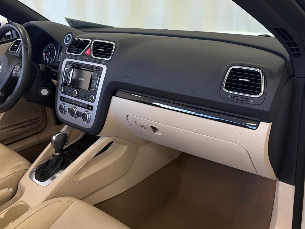 Used 2013 Candy White Volkswagen Lux image 22