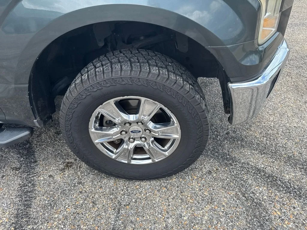 Certified Used 2015 Gray Ford XLT image 21