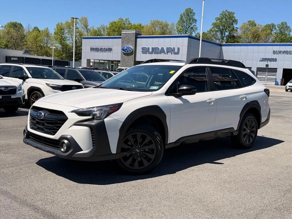 Used 2025 White Subaru Onyx Edition XT image 2