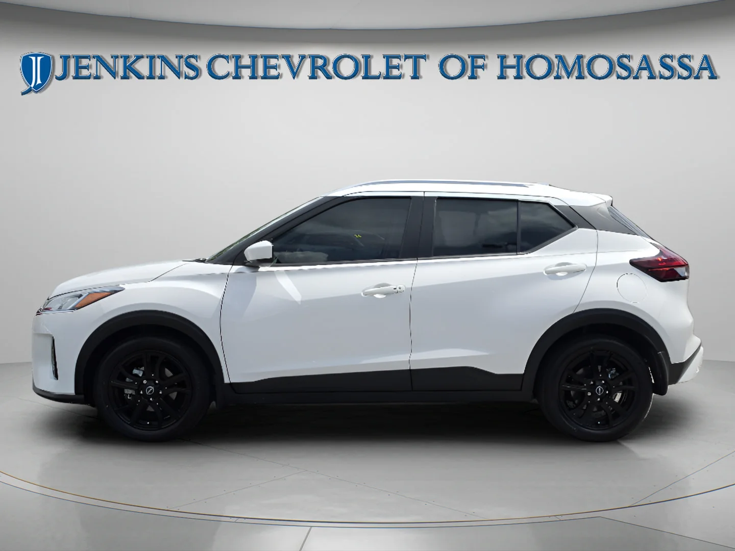 Used 2023 Aspen White Tricoat Nissan SV image 9