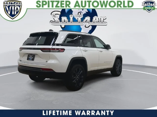 New 2026 Bright White Clear-Coat Exterior Paint Jeep Limited image 14