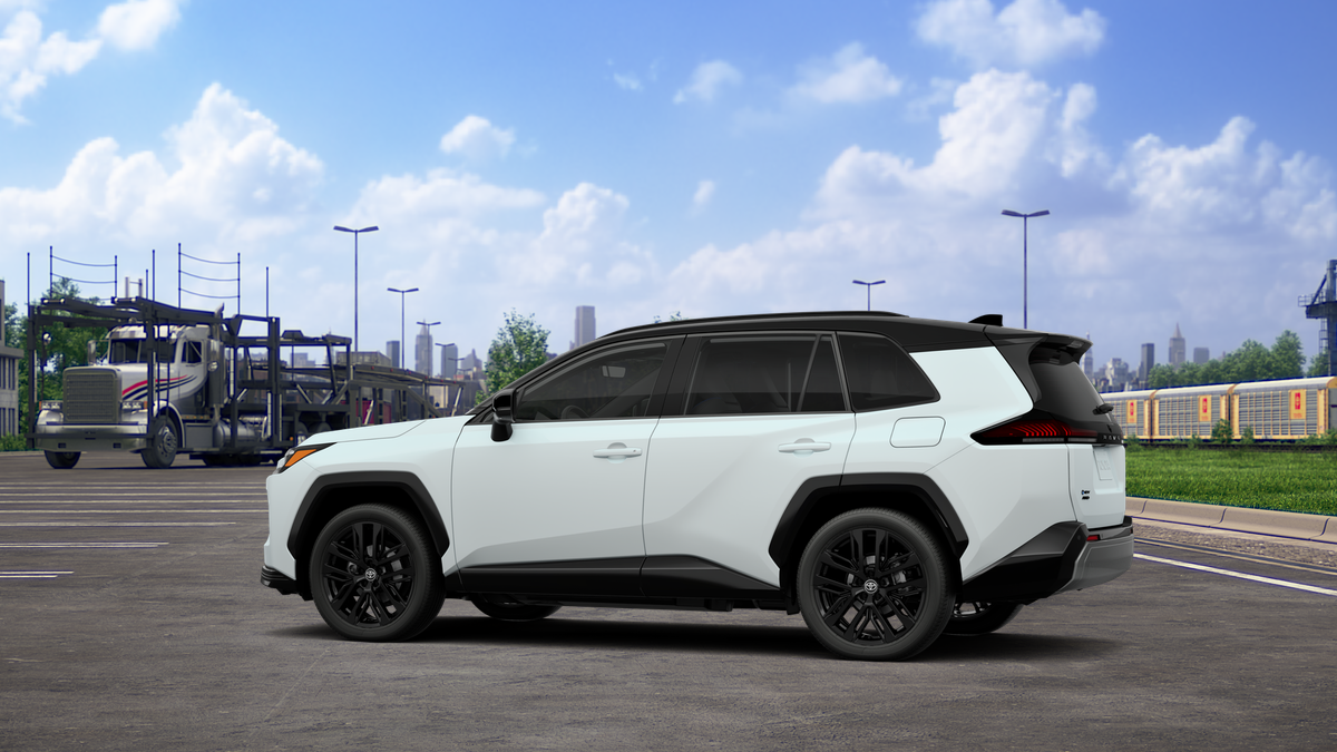 New 2026 Wind Chill Pearl with Midnight Black Metallic roof Toyota XSE image 5