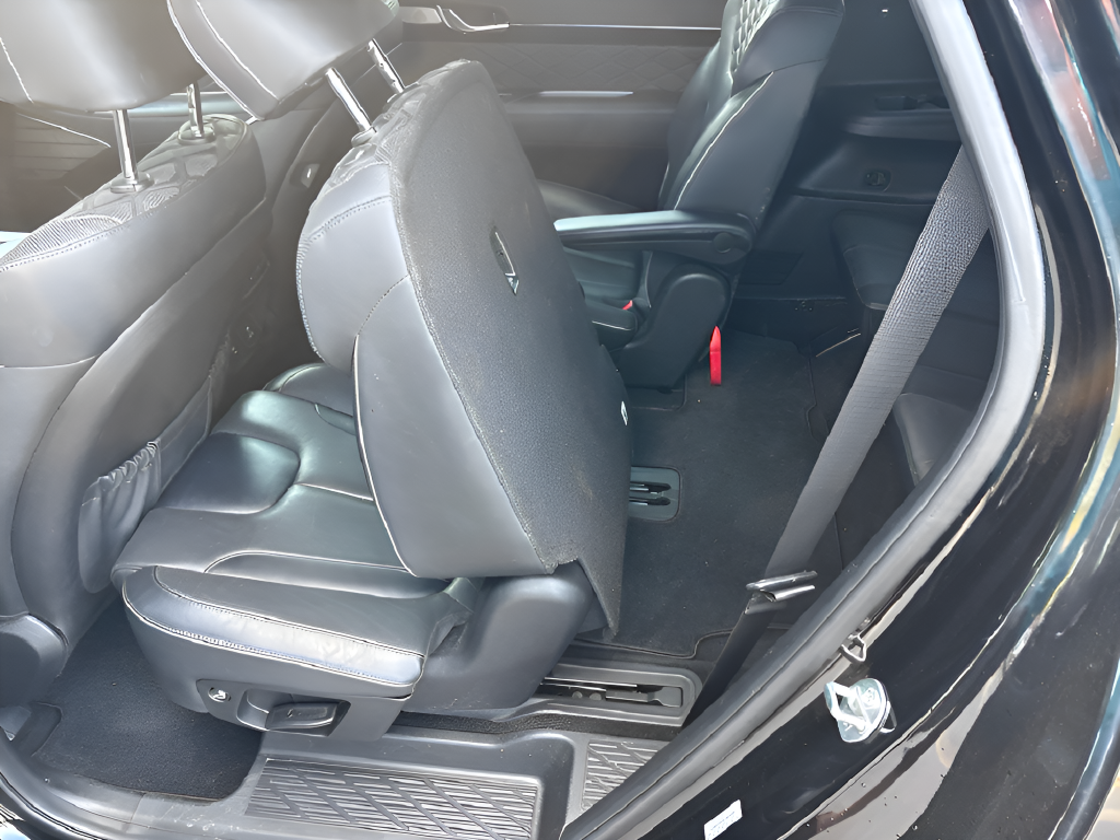 Used 2023 White GMC Denali image 45