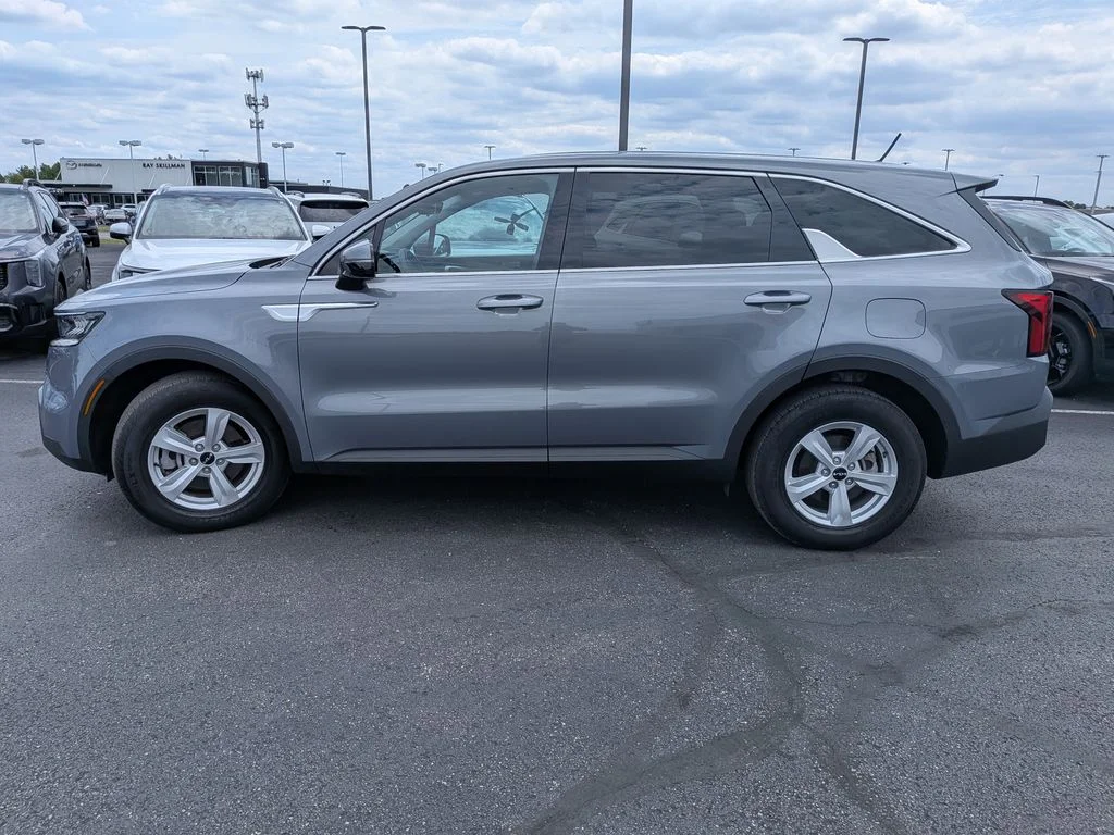 Certified Used 2023 Grey Kia LX image 5