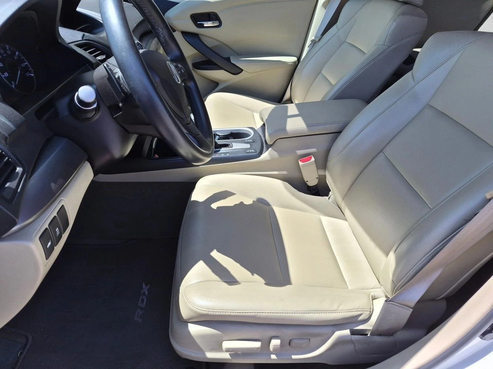 Used 2017 White Diamond Pear Acura  image 16