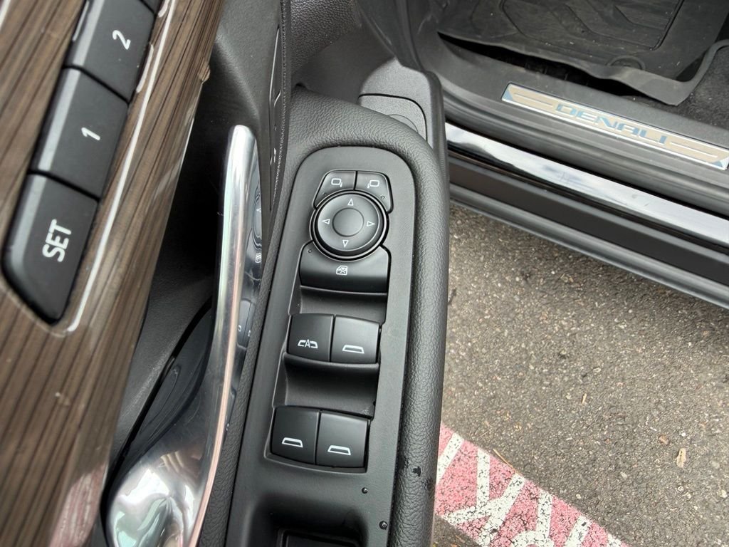 Used 2022 Ebony Twilight Metallic GMC Denali image 13