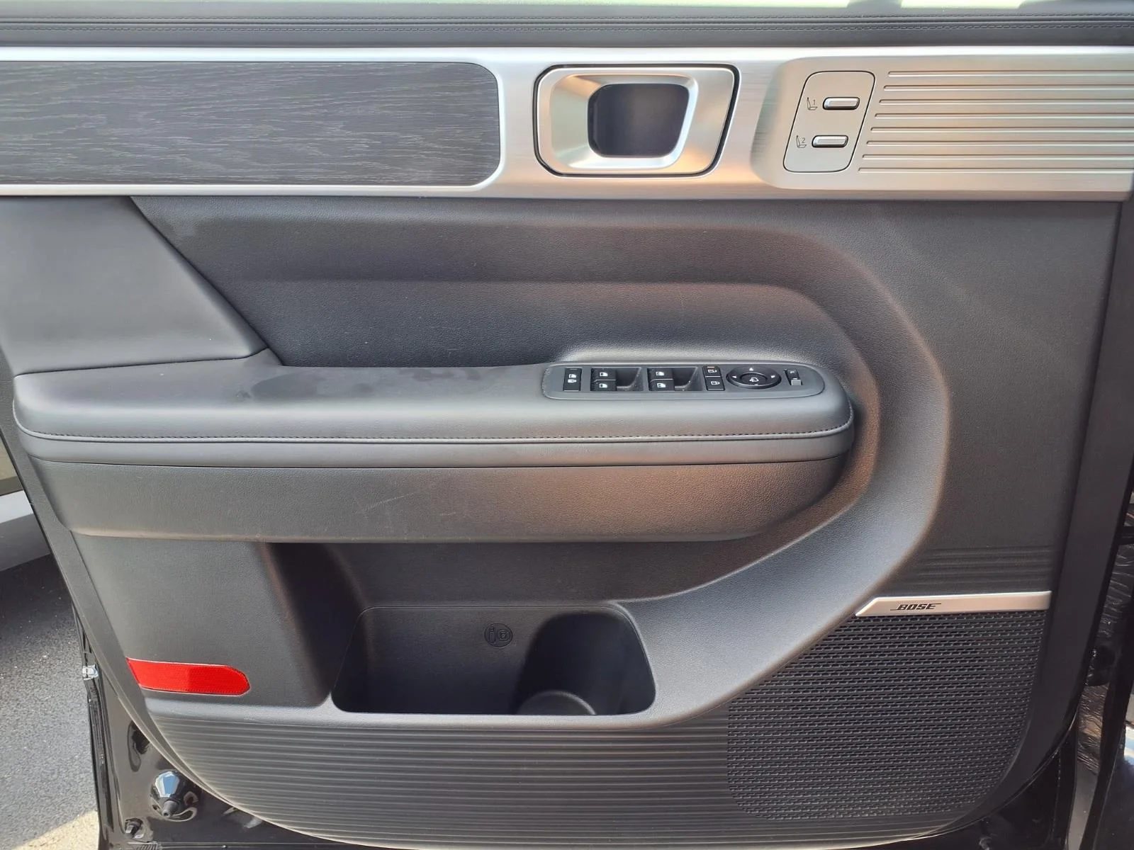 Used 2024 Black Hyundai Limited image 10