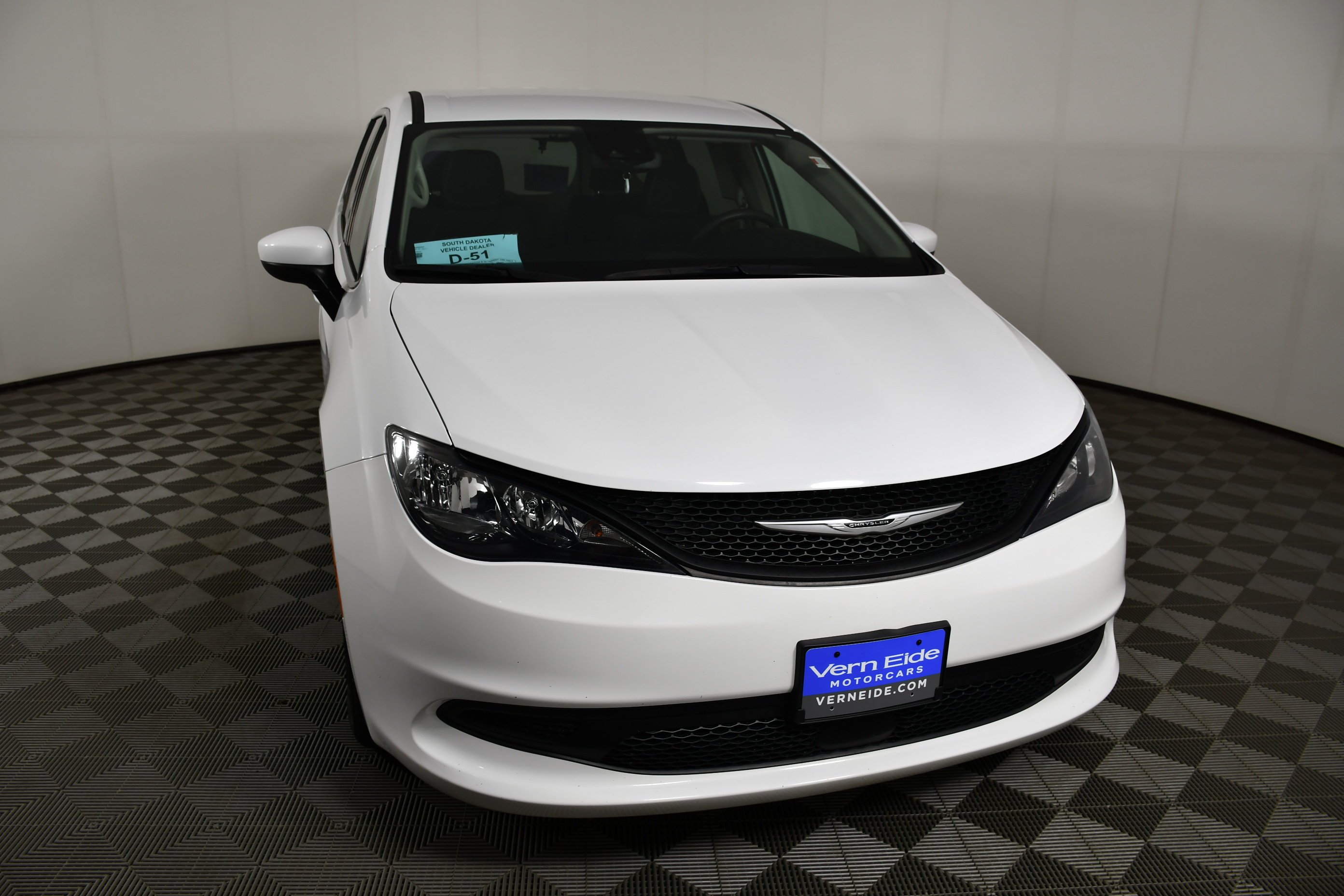 Used 2023 Bright White Clearcoat Chrysler LX image 3