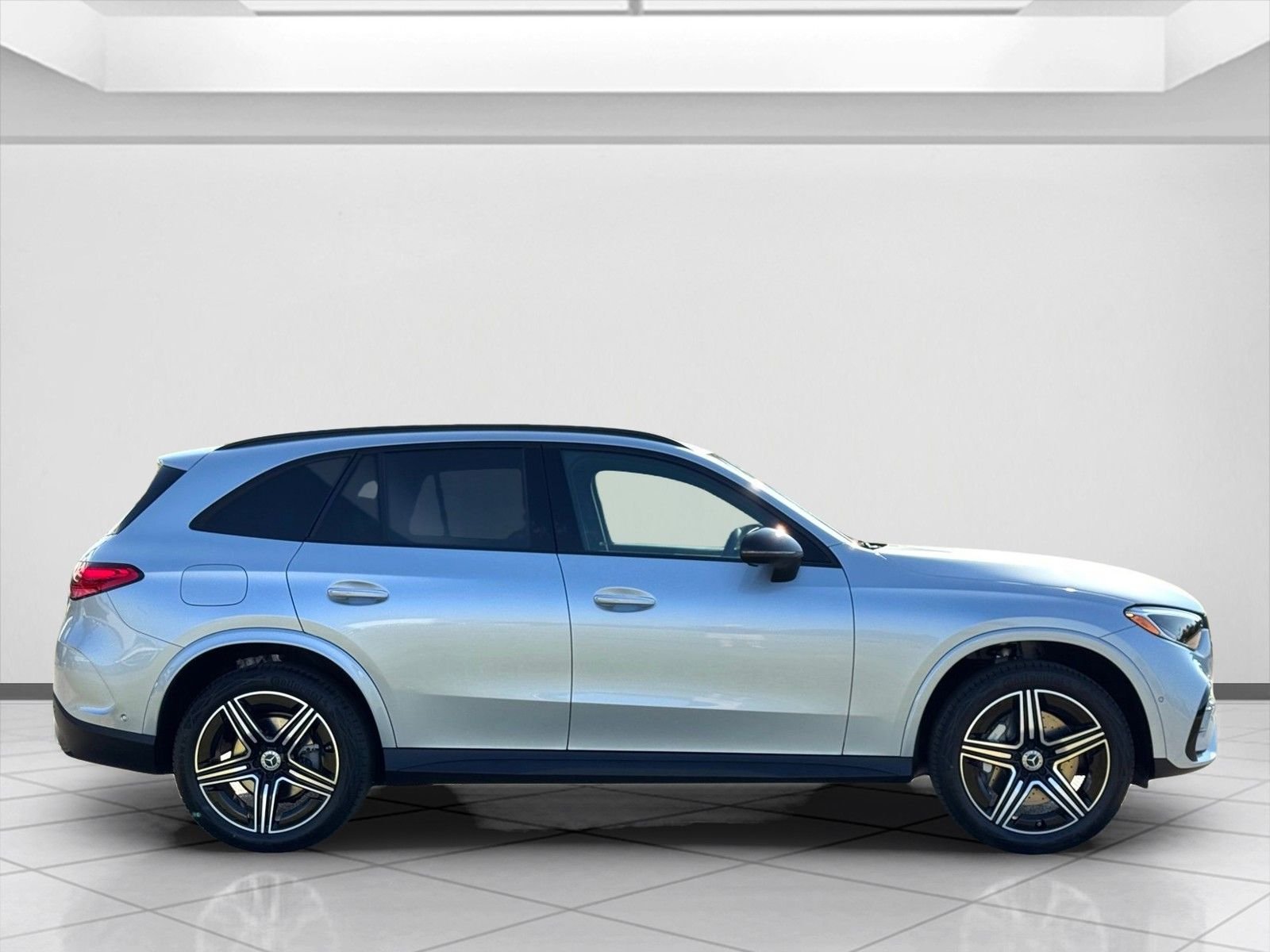 New 2026 Cirrus Silver Metallic Mercedes-Benz GLC 300 image 2