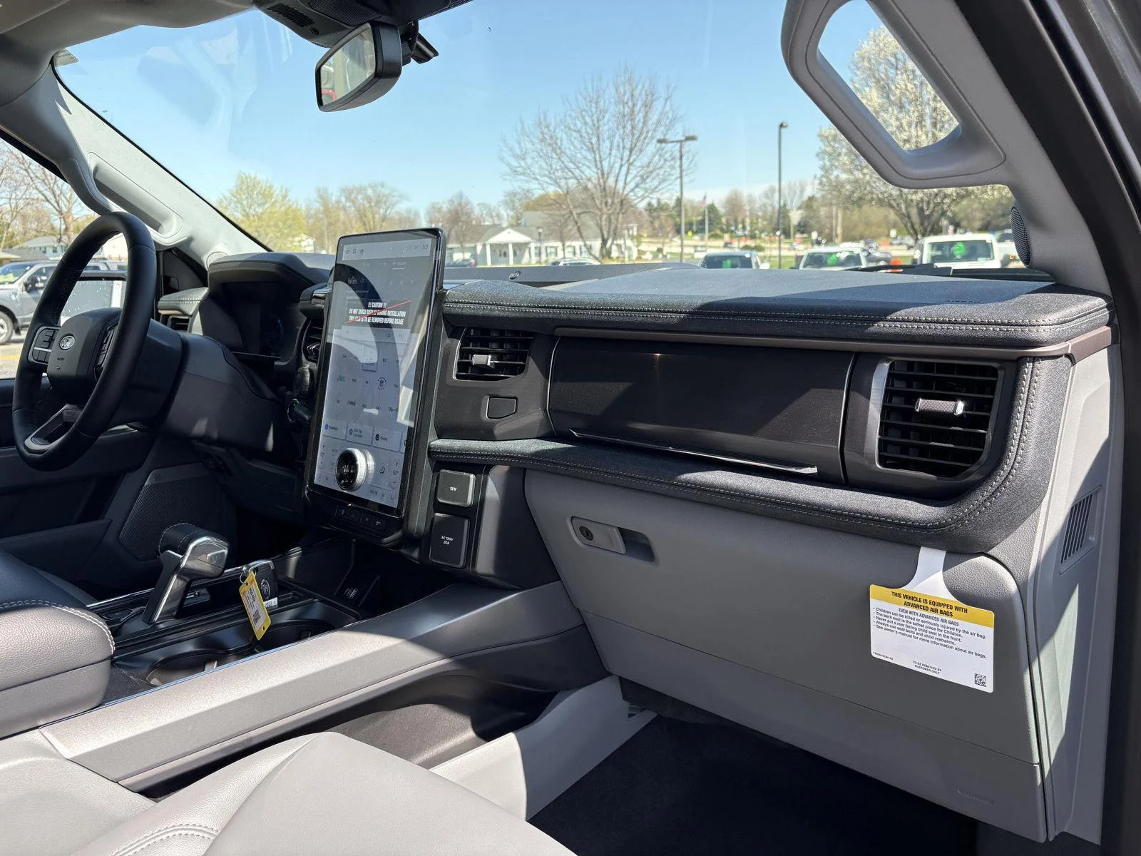 2025 Ford F-150 Lightning Flash - Photo 25