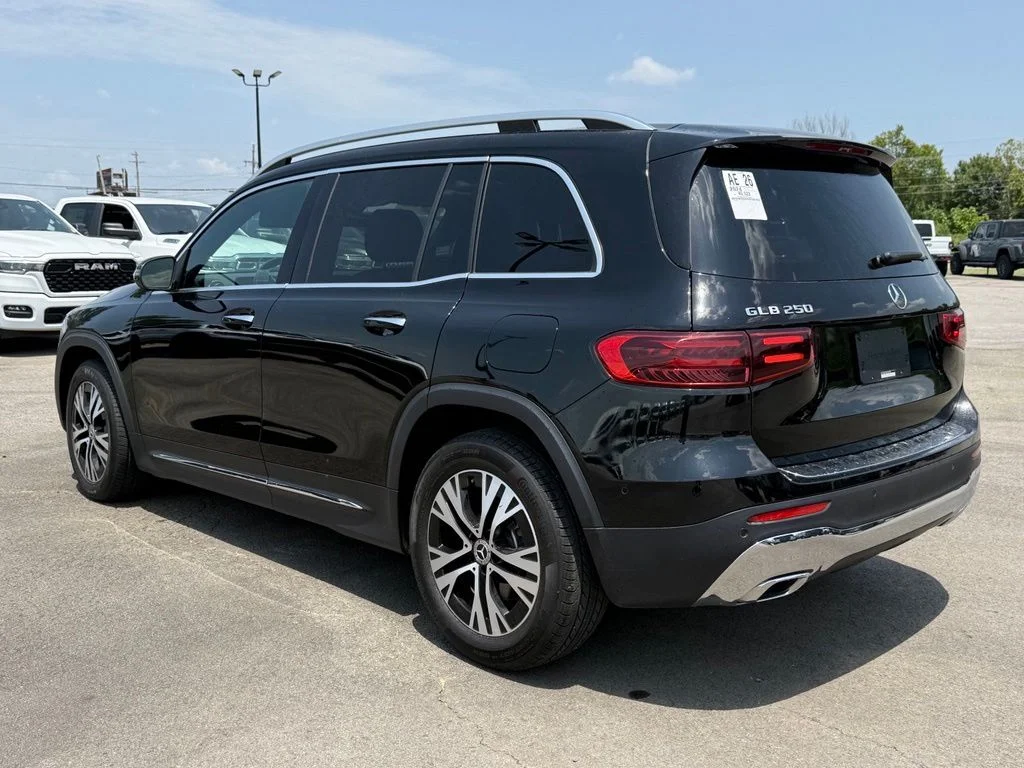 Used 2024 Black Mercedes-Benz GLB 250 image 5