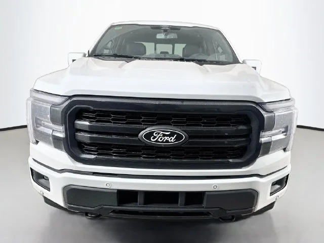 New 2026 Oxford White Ford Lariat image 2