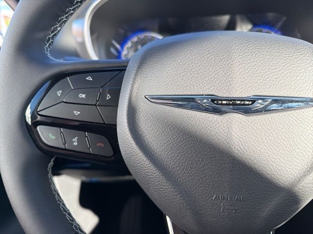2026 Chrysler Pacifica Select - Photo 17