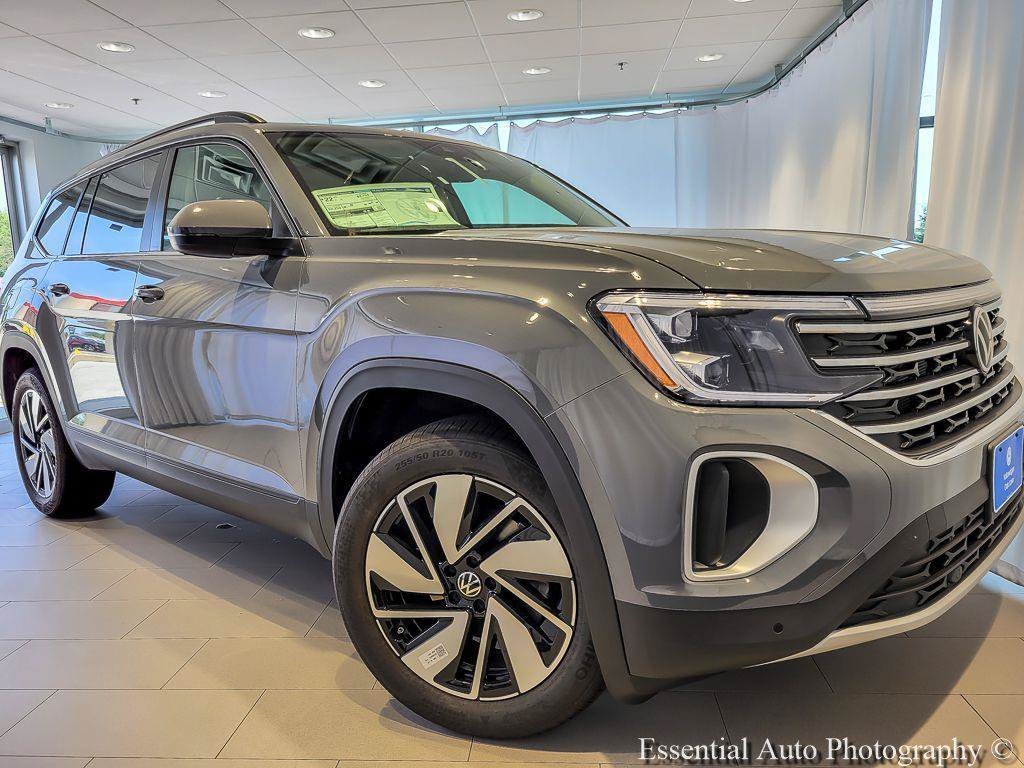 New 2026 Pure Gray Volkswagen 2.0T SE w/Technology image 1