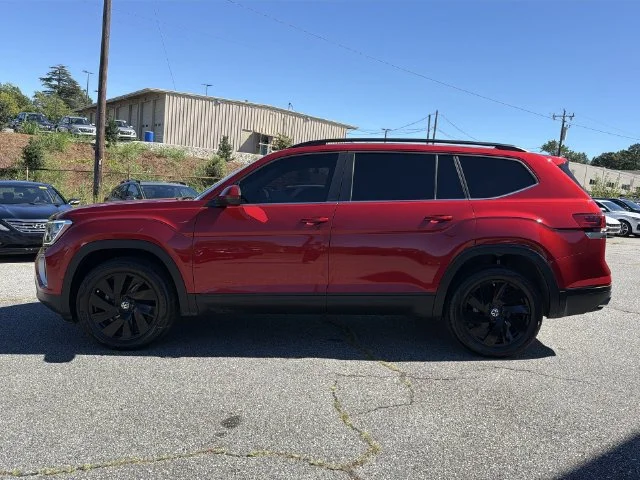 Used 2024 Blue Volkswagen 2.0T SE w/Technology image 10
