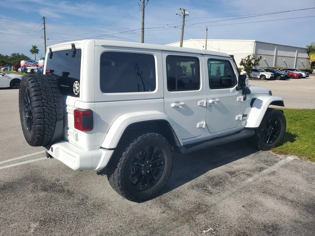 Used 2023 White Jeep 4-Door High Altitude 4x4 image 3