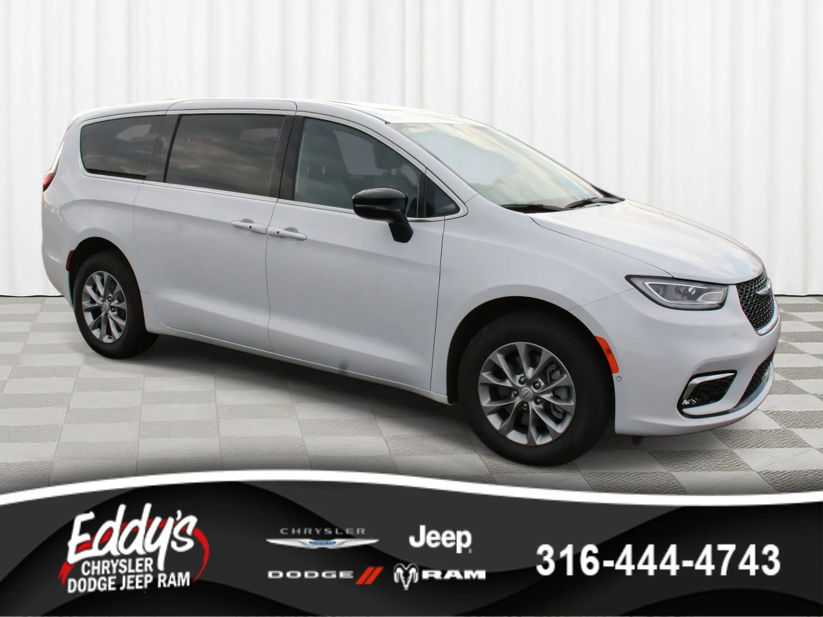 2026 Chrysler Pacifica Select AWD's photo
