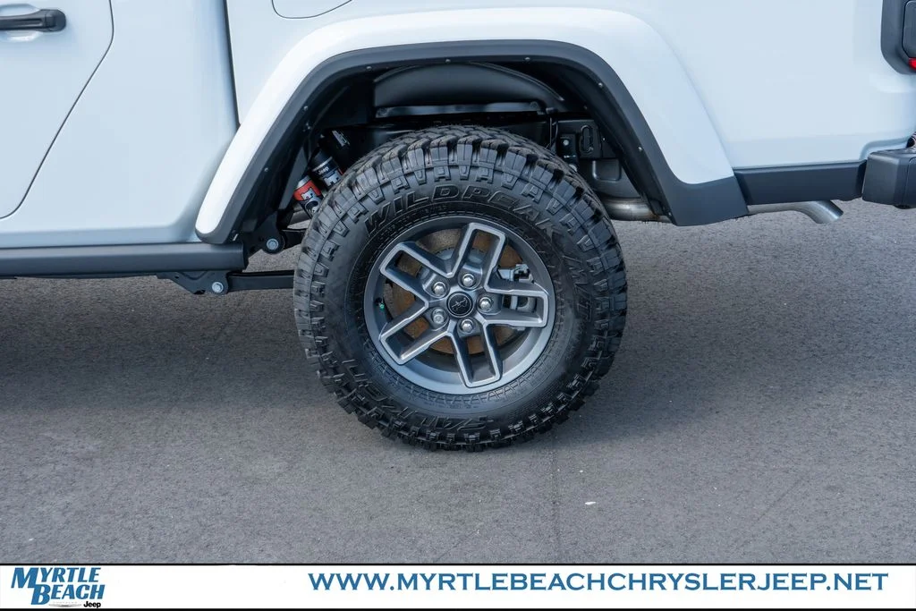 New 2026 Bright White Clear-Coat Exterior Paint Jeep Mojave image 12