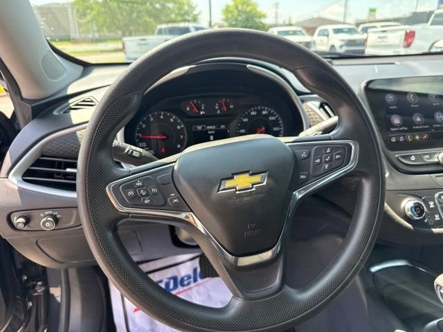 Used 2023 Gray Chevrolet LT image 17