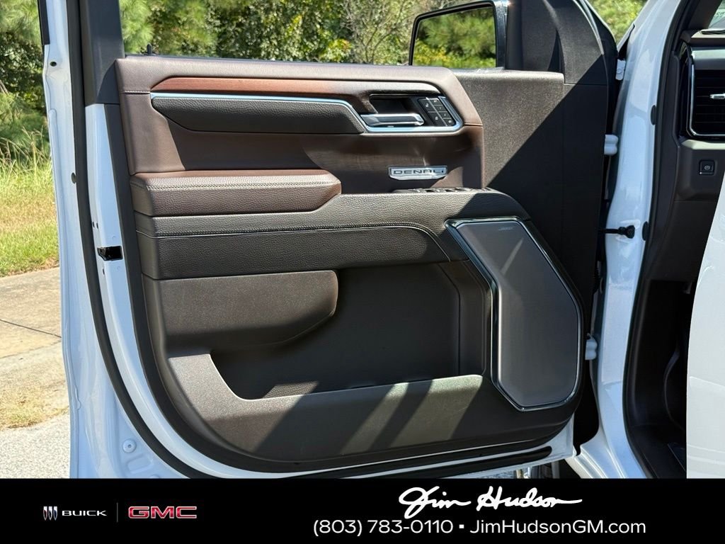 Used 2024 White GMC Denali image 21