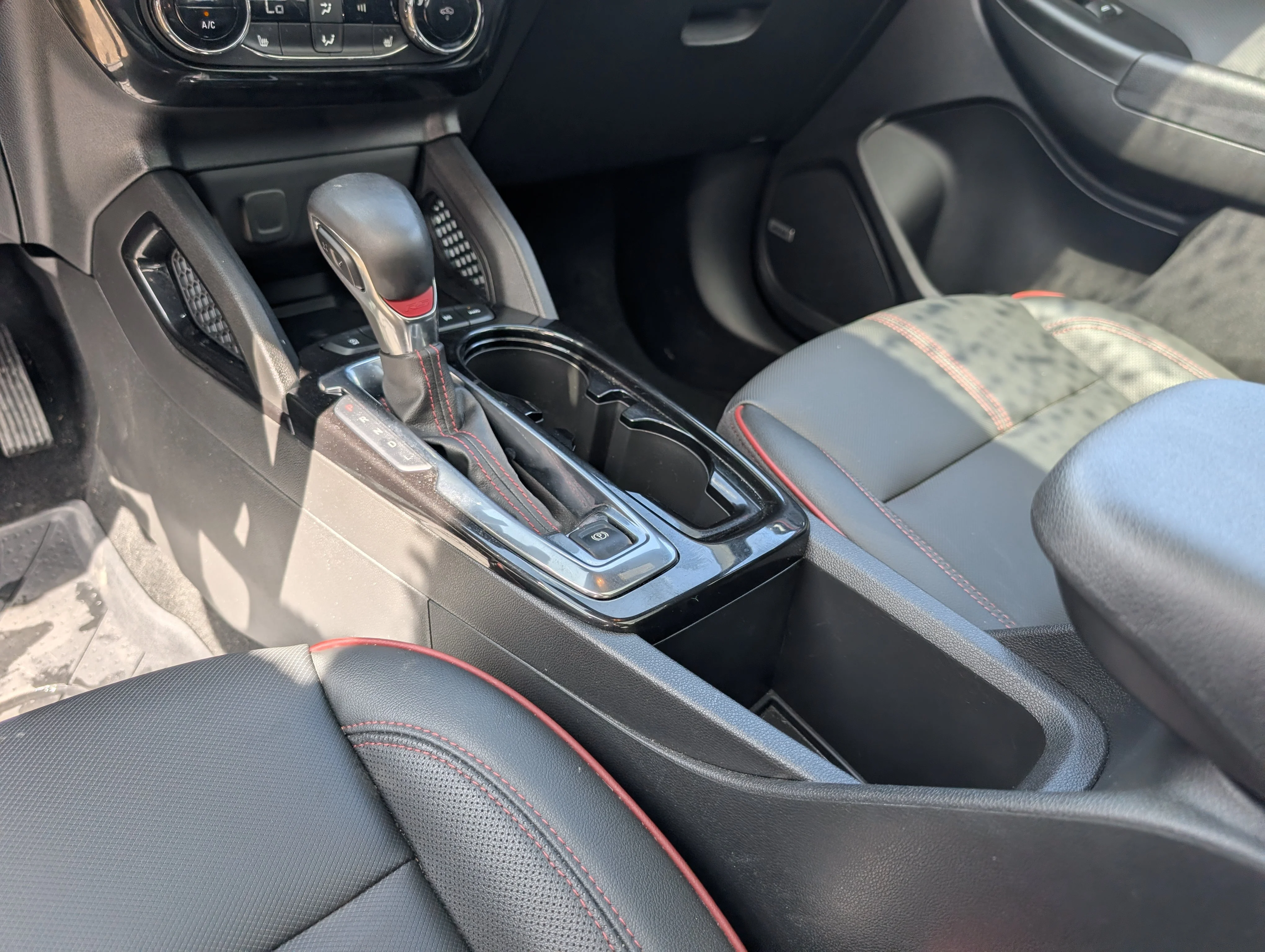 Used 2024 Summit White Chevrolet RS image 29
