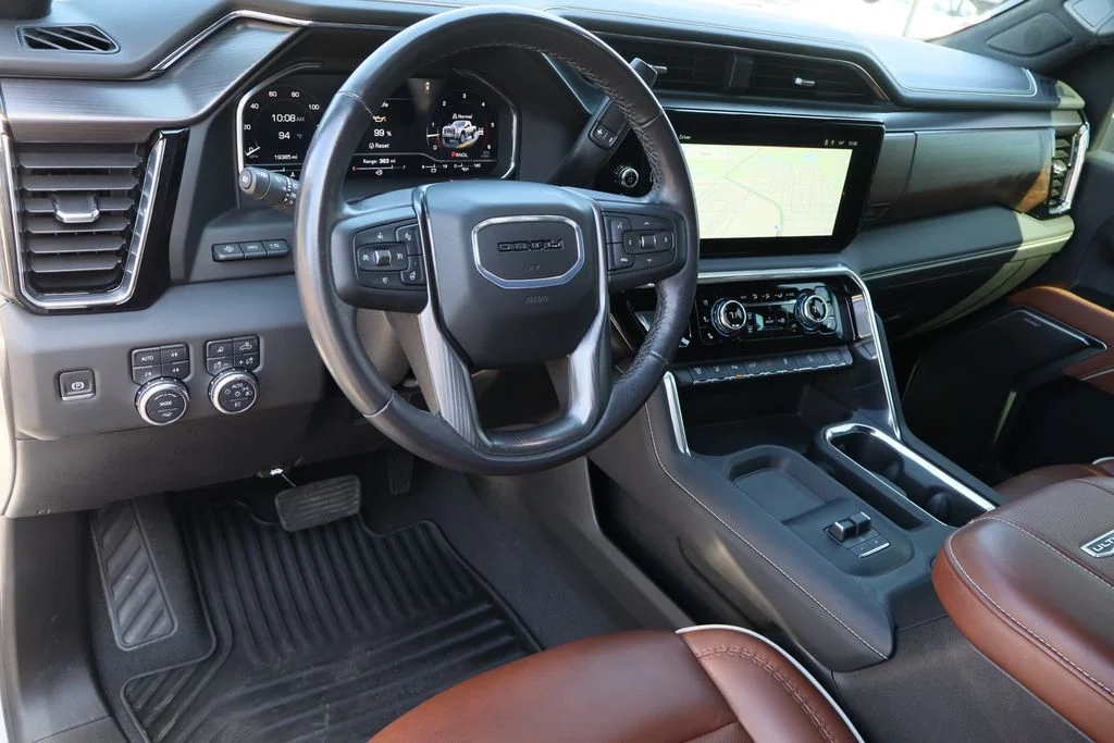 Used 2025 White GMC Denali Ultimate image 13