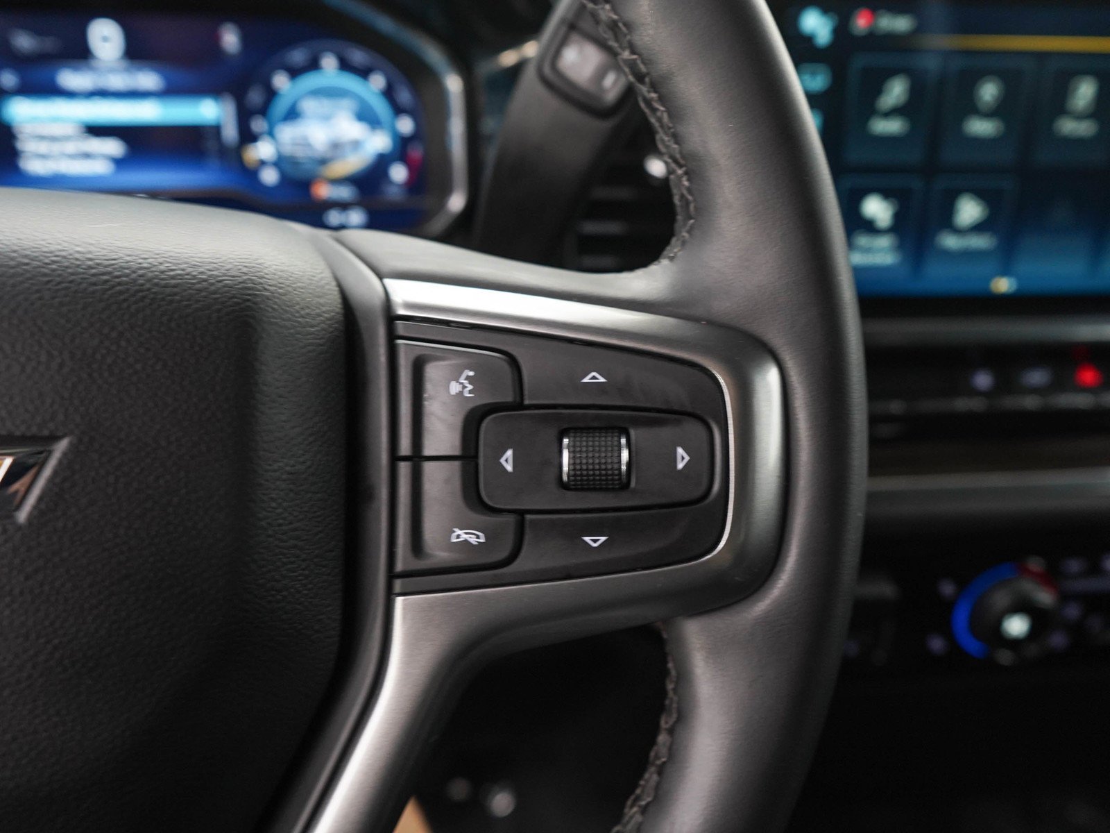 Used 2024 Black Chevrolet LT image 27