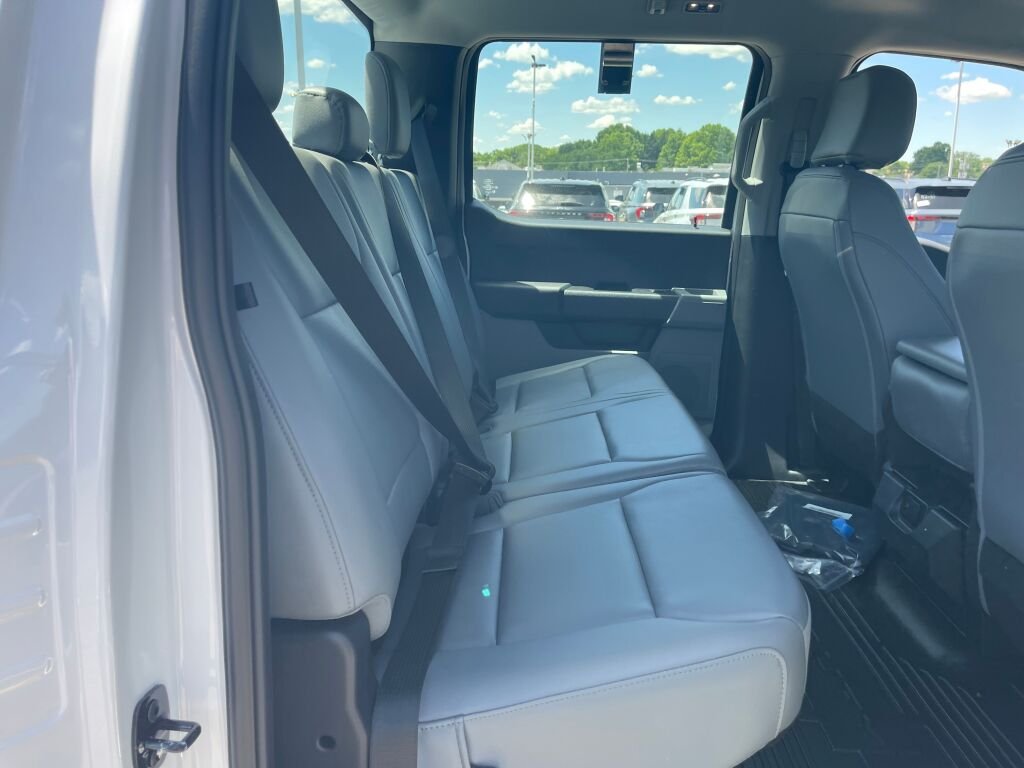 New 2026 Oxford White Ford XL image 19
