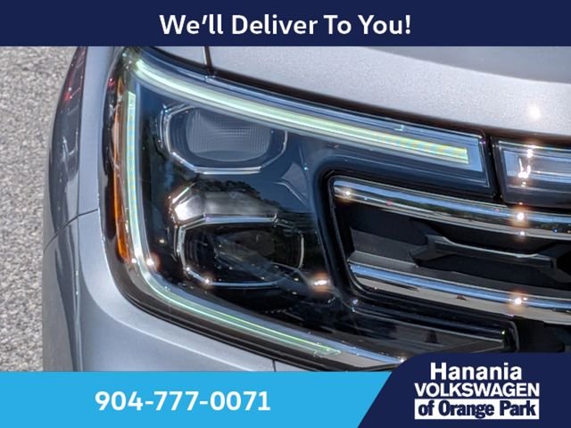 New 2026 Silver Volkswagen 2.0T SE w/Technology image 9
