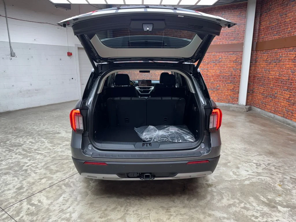 New 2026 Carbonized Gray Metallic Ford Active image 26