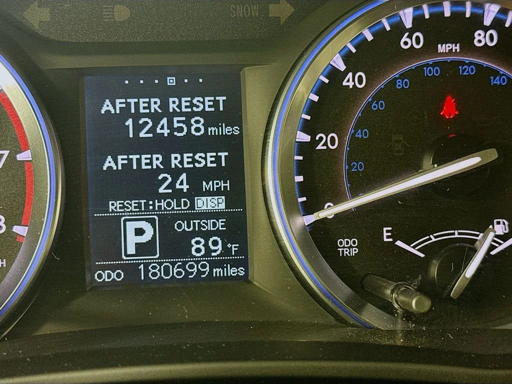 Used 2015 Silver Toyota LE image 14