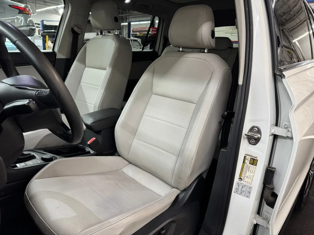 Used 2020 White Volkswagen 2.0T SE image 19
