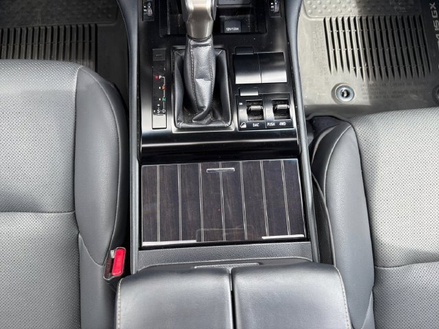 Used 2021 Black Lexus 460 image 3